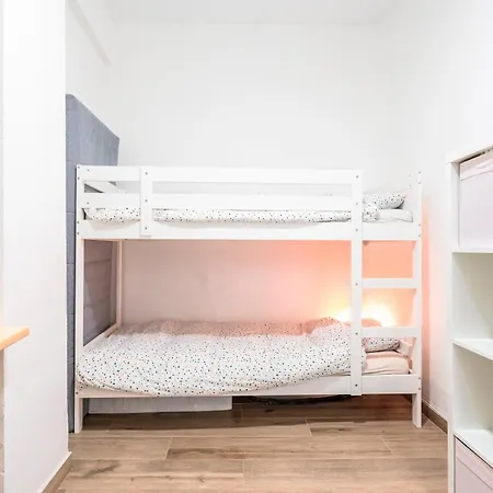 Family Friendly Sea View Next To Apartment Tarragona